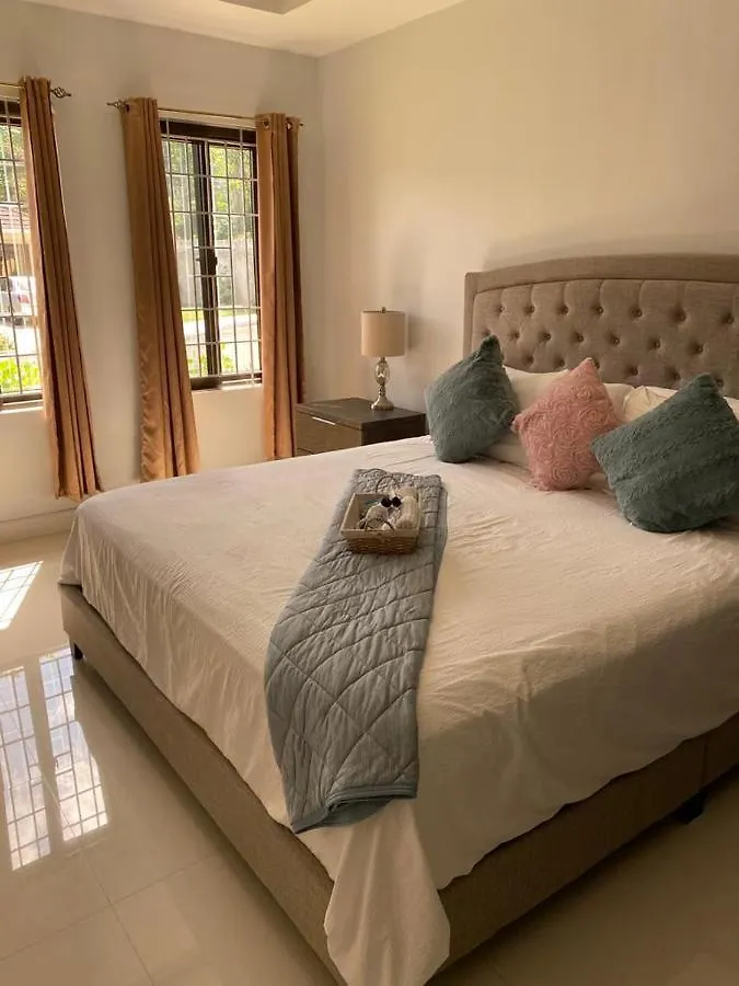 Luxurious Villa Royale- 5 Min Drive To Ocho Rios 0*,  Jamaica